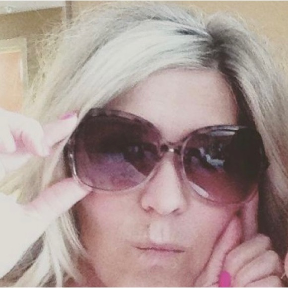 Meet your Posher, Heather - Picture 1 of 1